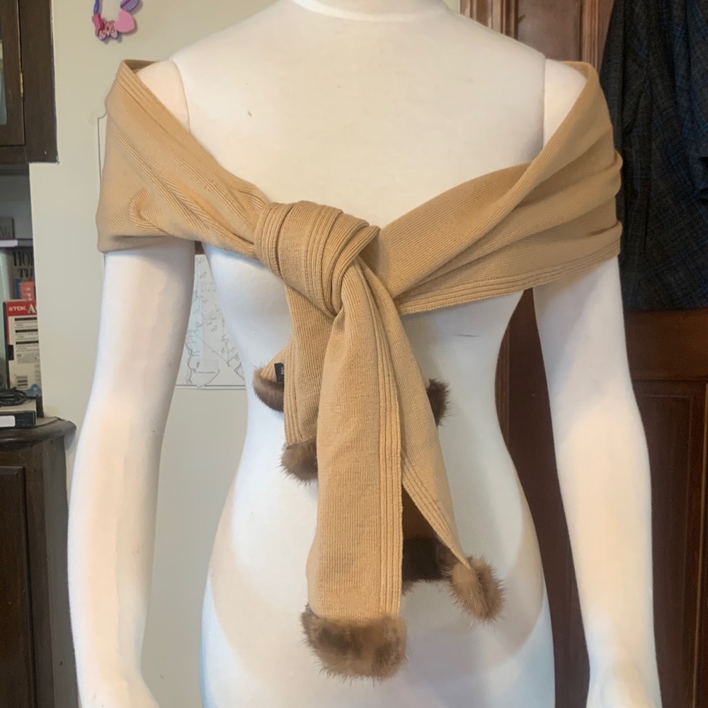 LANVIN PARIS LUXURY CHIC VINTAGE CAMEL KNIT SCARF WITH MINK TRIM - Picture 3 of 12